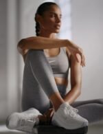 Nike Women's Bella 7 Sneaker - Image 3