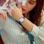 OIDEA Stretch Band Watches for Women: Bohemia Flower Easy Reader Elastic Band Watch Large Face Big Number Analog Quartz Bracelet Watch Expansion Band Wristwatch - Image 3