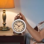 Analog Alarm Clock,Battery Powered Desk Clocks with Night Light,Silent Non Ticking,Retro Simply Design Alarm Clocks for Living Room, Bedroom, Bedside,Dormitory,Decor,Gift (White) - Image 5